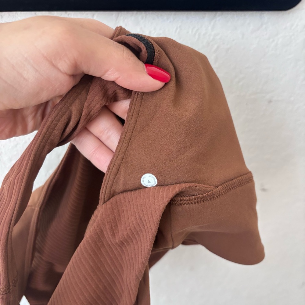 Lululemon Brown Ribbed reversible Sports Bra Size 4 - Picture 3 of 7